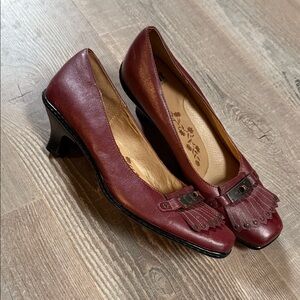 NWOT Sofft Elegant Leather Burgundy Women's Heels 11